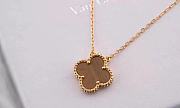 Van Cleef & Arpels Vintage Alhambra pendant Tiger Eye - 6
