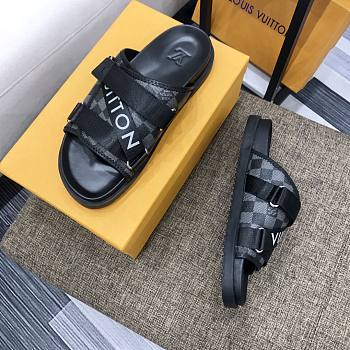 LV SLIPPERS 014