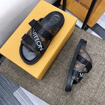 LV SLIPPERS 012