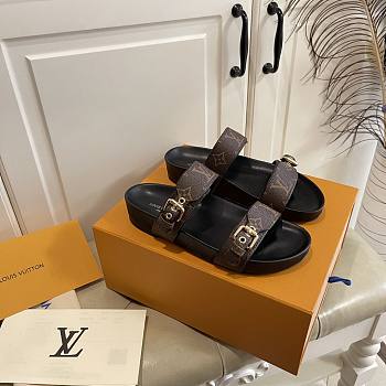 LV SANDALS 001