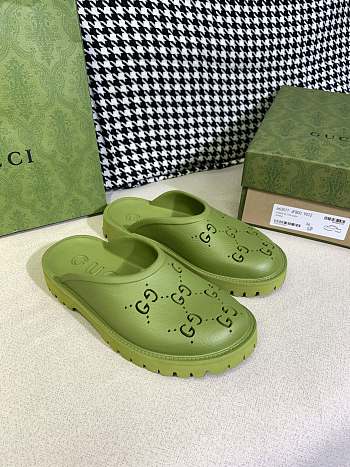 GUCCI PLATFORM PERFORATED G SANDAL GREEN