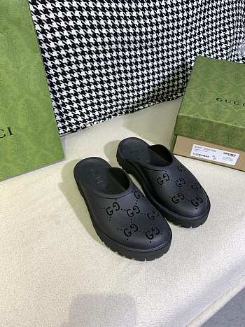 GUCCI PLATFORM PERFORATED G SANDAL BLACK