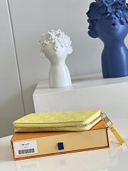 LV ZIPPY WALLET VICTORINE SPRING IN THE CITY YELLOW 19.5CM - 3