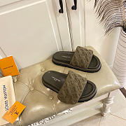 LV Monogram Open Toe Casual Style Mules Logo Sandals Green - 3