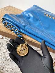 CHANEL 22 BAG Calfskin Blue Medium 37cm - 2