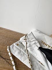 CHANEL 22 BAG Calfskin White Medium 37cm - 2