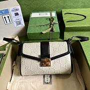 GUCCI GG Medium Shoulder Bag White 27cm - 1