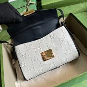 GUCCI GG Medium Shoulder Bag White 27cm - 4