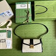 GUCCI GG Medium Shoulder Bag White 27cm - 2