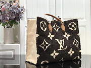 LV ONTHEGO Giant Teddy BAG M55421 BROWN 41CM - 3