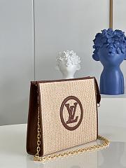 LV TOILETRY POUCH ON CHAIN M81366 25CM - 3