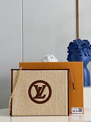 LV TOILETRY POUCH ON CHAIN M81366 25CM - 4