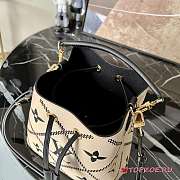 LV NÉONOÉ MM M46029 26CM - 3
