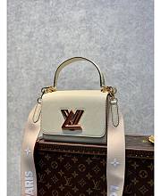 LV EPI LEATHER TWIST PM - 4