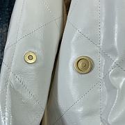 CHANEL 22 HANDBAG Shiny Calfskin Gold-Tone Metal White - 4