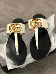 Gucci Leather thong sandal with Double G - 3