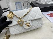 Chanel Flap Bag White Heart on chain - 5