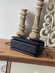 Chanel Coco Flap Bag Black 20cm - 4