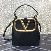 Valentino Garavani VLogo leather tote bag - 1