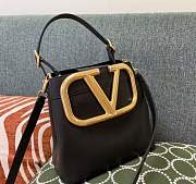 Valentino Garavani VLogo leather tote bag - 5