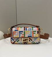 FENDI BAGUETTE RAINBOW Size 27 x 5 x 15 cm - 1