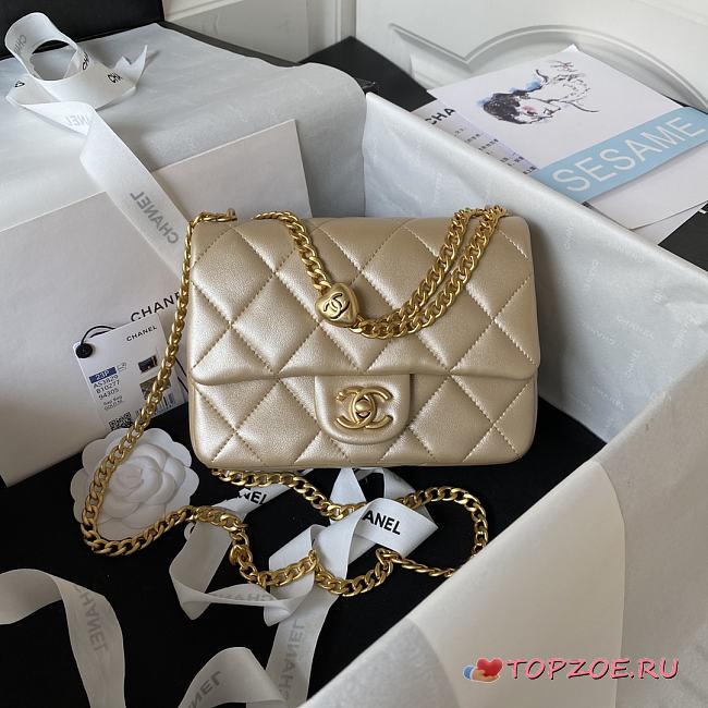 Chanel 123P Flap Bag Golden Ball On Chain AS3829 14x20x8CM - 1
