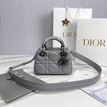 DIOR CATWALK MODEL DIANA MINI BAG 634479 - 20 x 13 x 8cm