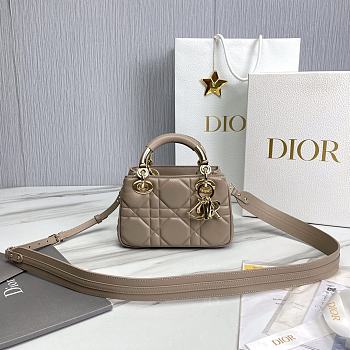 DIOR CATWALK MODEL DIANA MINI BAG 634451 - 20 x 13 x 8cm