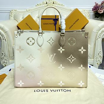 Louis Vuitton OnTheGo PM M46076 41 x 34 x 19 CM