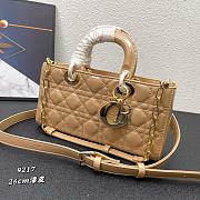 MEDIUM LADY D-JOY BAG SAND-COLORED 9217 26*14*6cm - 6