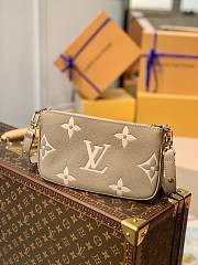 LV MULTI POCHETTE ACCESSOIRES Tourterelle Gray/Cream M45777 SIZE 25x14.5x4.5 CM  - 6