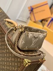 LV MULTI POCHETTE ACCESSOIRES Tourterelle Gray/Cream M45777 SIZE 25x14.5x4.5 CM  - 4