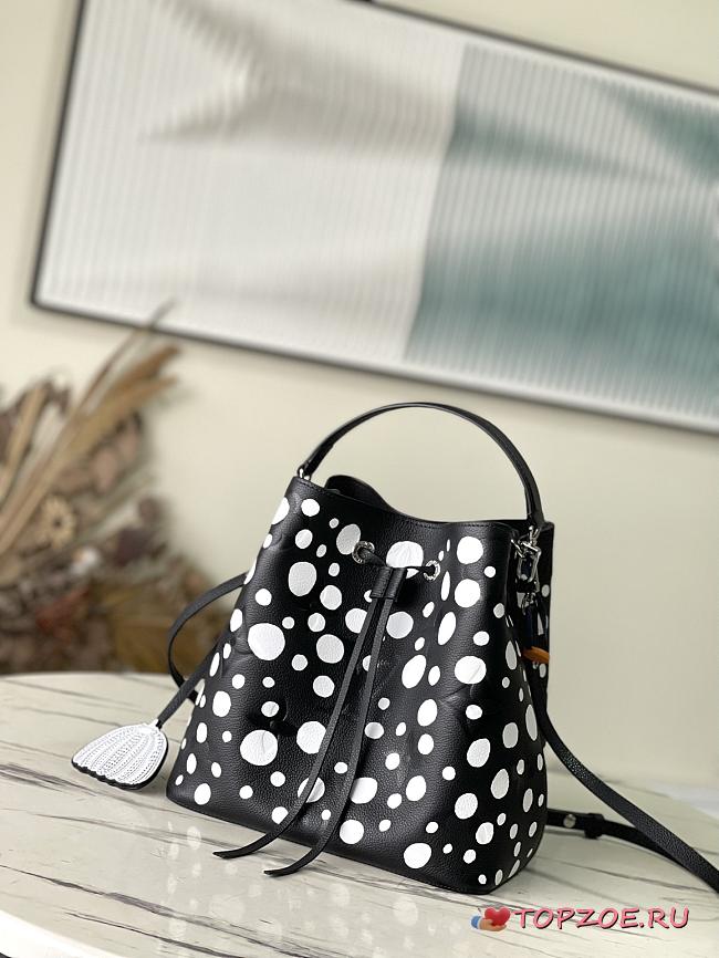 LV x YK Néonoé BB Black M21753 20 x 20 x 13 CM - 1