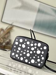 LV x YK Néonoé BB Black M21753 20 x 20 x 13 CM - 6
