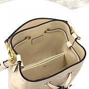 LV Néonoé Empreinte Monogram Beige M45716 20 x 20 x 13 CM - 4