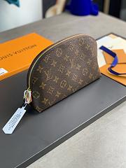  Lv Cosmetic Pouch GM M47353 24X17x6cm - 6