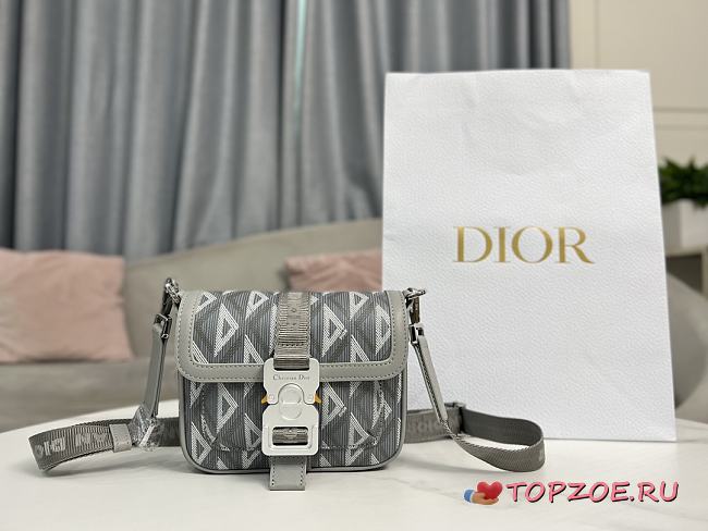 Dior Hit the Road 19 x 11 x 4cm - 1