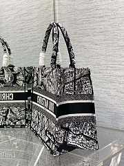 MEDIUM DIOR BOOK TOTE Black and White Plan de Paris Embroidery 36*18*28cm - 5