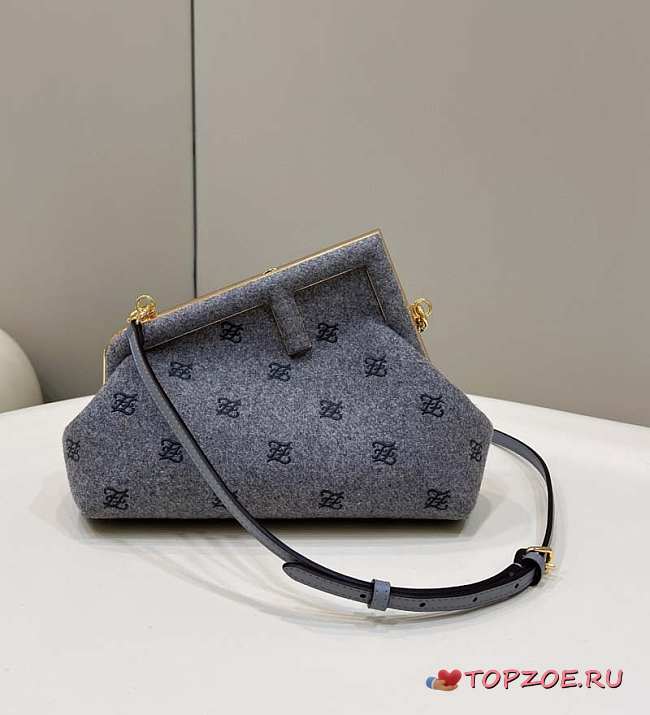 FENDI FIRST SMALL AND MEDIUM LEATHER BAG01  26x 18 x 9.5 cm  - 1