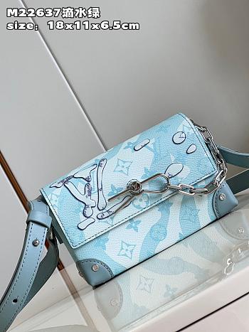  Steamer Wearable Wallet M22637  18x11x6.5CM