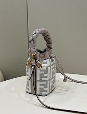 fendi mon tresor mini bag  12X18X10CM - 3