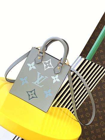 LV Sac Plat M80449 14 x 17 x 5cm
