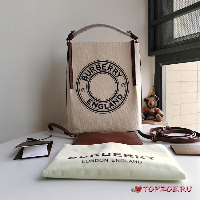 Burberry Small Logo Graphic Cotton Canvas Peggy Bucket Bag 21X16.5X25CM - 1