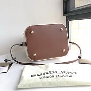 Burberry Small Logo Graphic Cotton Canvas Peggy Bucket Bag 21X16.5X25CM - 5