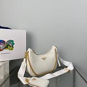 Burberry Small Logo Graphic Cotton Canvas Peggy Bucket Bag 22x18x6cm - 1