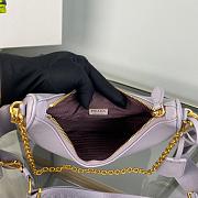 prada re-edition 2005 shoulder bag 01 22x18x6cm - 3