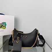 prada re-edition 2005 shoulder bag03 22x18x6cm - 1