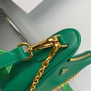 prada re-edition 2005 shoulder bag05 22x18x6cm - 4