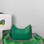 prada re-edition 2005 shoulder bag05 22x18x6cm - 3