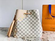 Lv neonoe 2023ss white N40474 26 x 26 x 17.5cm - 2